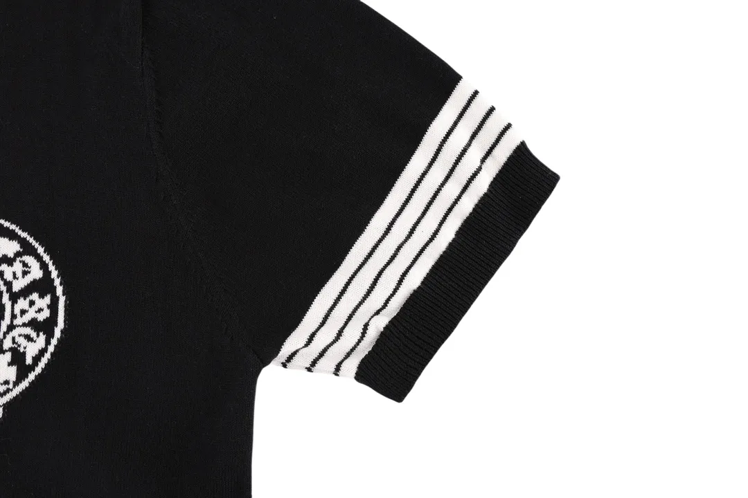 🅿️250 new models are on the market 25Fw320G heavy knitted lapel short-sleeved high-end [CH Crow Heart] front and rear panels with jacquard, short T for couples, high-end simple style that you will never get tired of, high-end temperament wear, perfect detail processing 💯 Classic Logo logo on the upper body is super good-looking, same style for men and women Size: XS S M L